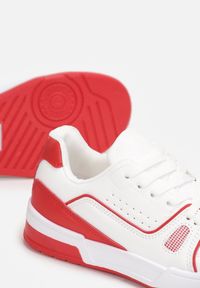 Born2be - Biało-Czerwone Sneakersy Sznurowane z Ekoskóry Kella. Nosek buta: okrągły. Zapięcie: sznurówki. Kolor: biały. Materiał: materiał. Sezon: wiosna, jesień, lato. Obcas: na obcasie. Wysokość obcasa: niski #4