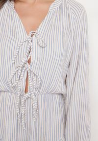 Born2be - Niebieski Bawełniany Kombinezon w Paseczki z Wiązaniem Oviare. Okazja: na spacer, na co dzień. Kolor: niebieski. Materiał: bawełna. Długość rękawa: długi rękaw. Długość: długie. Styl: elegancki, casual, klasyczny #3