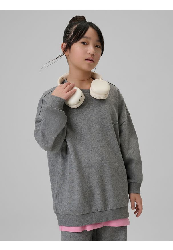 4f - 4F Bluza dresowa loose bez kaptura dziewczęca - szara 122/128 (6-8 lat). Okazja: na co dzień. Typ kołnierza: bez kaptura. Kolor: szary. Materiał: dresówka. Sezon: lato. Styl: casual