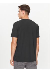 Wrangler T-Shirt Logo 112341249 Czarny Regular Fit. Kolor: czarny. Materiał: bawełna, syntetyk