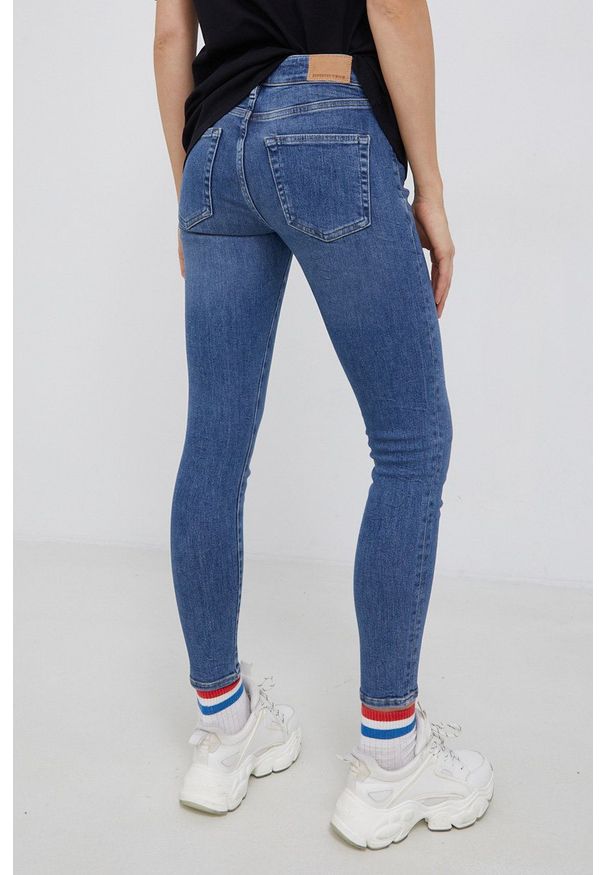Superdry Jeansy damskie medium waist. Kolor: niebieski