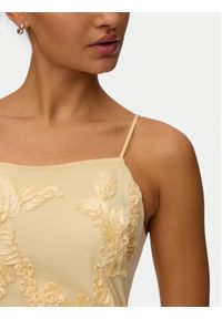 Vero Moda Sukienka wieczorowa Quinn 10348532 Żółty Regular Fit. Kolor: żółty. Materiał: syntetyk. Styl: wizytowy #3