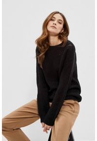 MOODO - Sweter z ażurową wstawką. Materiał: akryl. Długość rękawa: długi rękaw. Długość: długie. Wzór: ażurowy