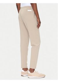EA7 Emporio Armani Spodnie dresowe 7W000489 AF12951 U6155 Beżowy Regular Fit. Kolor: beżowy. Materiał: bawełna #4