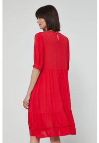 medicine - Medicine sukienka kolor czerwony mini rozkloszowana. Kolor: czerwony. Materiał: tkanina. Długość rękawa: krótki rękaw. Wzór: gładki. Typ sukienki: rozkloszowane. Długość: mini #5