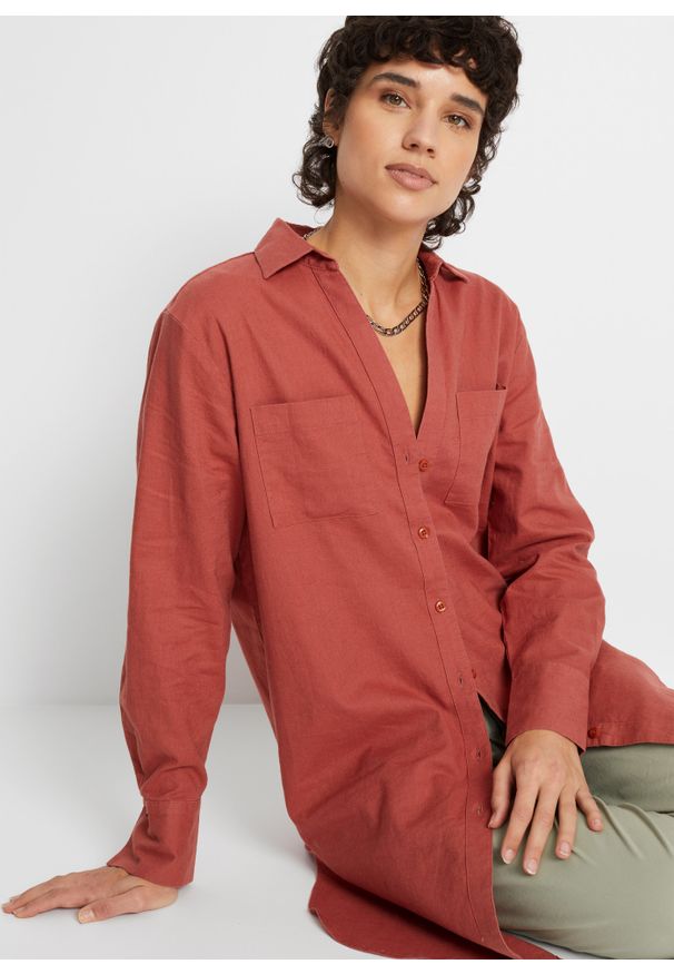 bonprix - Długa bluzka z domieszką lnu. Kolor: czerwony. Materiał: len. Długość: długie