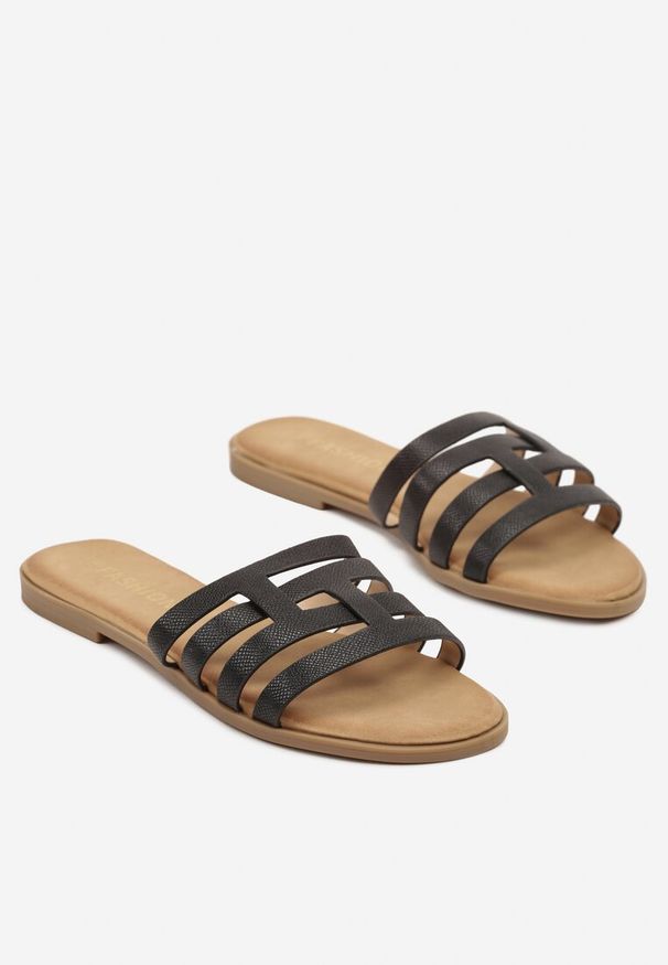 Renee - Czarne Klapki z Przeplatanymi Paskami Selvisa. Okazja: na co dzień. Kolor: czarny. Materiał: len. Sezon: lato. Styl: klasyczny, casual, elegancki