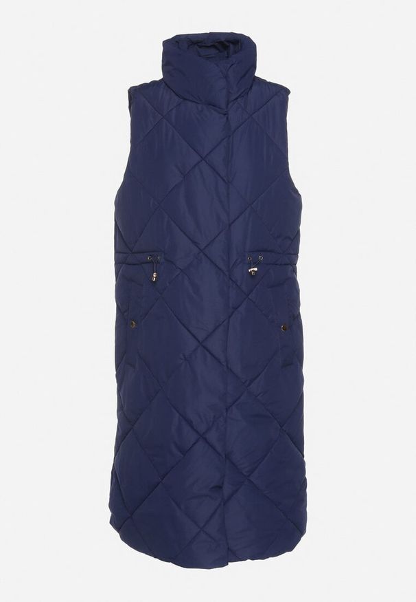 Born2be - Granatowa Pikowana Kamizelka o Długim Kroju ze Stójką i Kieszeniami Avatheia. Okazja: na co dzień. Typ kołnierza: kołnierzyk stójkowy. Kolor: niebieski. Materiał: jeans. Długość: długie. Wzór: aplikacja. Styl: casual, elegancki, klasyczny