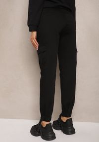 Renee - Czarne Spodnie High Waist z Bawełny o Kroju Bojówek z Gumką na Nogawkach i PaskiemCitia. Stan: podwyższony. Kolor: czarny. Materiał: bawełna. Styl: elegancki
