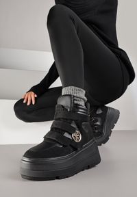 Born2be - Czarne Botki Vices w Stylu Sneakersów na Platformie Afirriva. Okazja: na co dzień. Zapięcie: rzepy. Kolor: czarny. Materiał: jeans. Wzór: aplikacja. Obcas: na platformie. Styl: retro, casual, klasyczny. Wysokość obcasa: średni #6