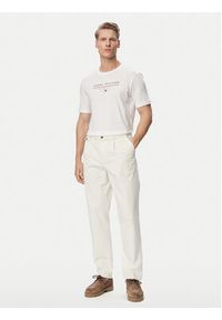 TOMMY HILFIGER - Tommy Hilfiger Spodnie materiałowe Harlem MW0MW43158 Beżowy jasny Straight Fit. Kolor: beżowy. Materiał: bawełna #3