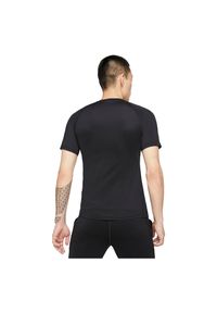 Koszulka męska do biegania Nike Pro Short-Sleeve Graphic Top CT6392. Materiał: materiał, włókno, elastan, dzianina, skóra, poliester. Technologia: Dri-Fit (Nike). Sport: fitness #4