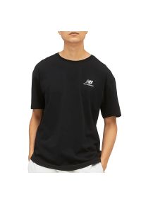 Koszulka New Balance UT21503BK - czarna. Kolor: czarny. Materiał: materiał. Wzór: aplikacja