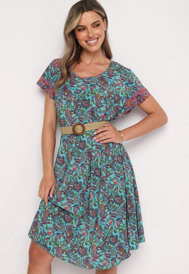 Born2be - Zielona Wiskozowa Sukienka Rozkloszowana we Wzór Paisley Mastis. Kolor: zielony. Materiał: wiskoza. Wzór: paisley