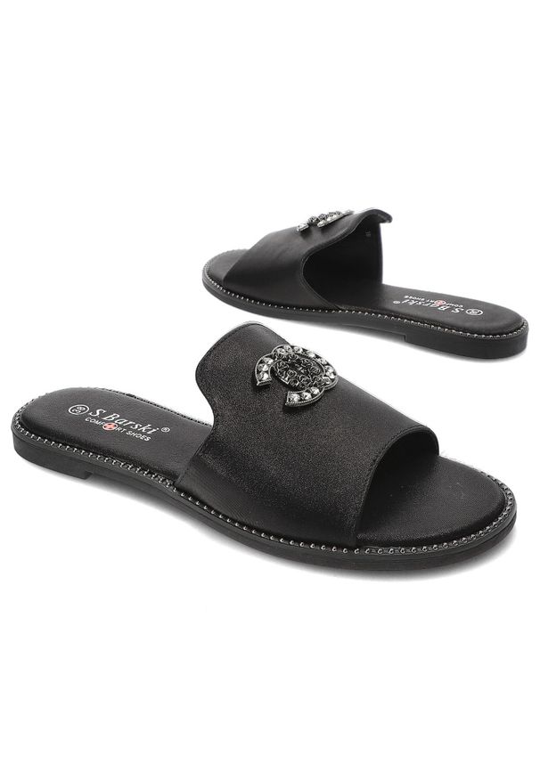 Czarne Klapki S.Barski Stylowe Obuwie Damskie. Okazja: na co dzień. Kolor: czarny. Wzór: aplikacja. Sezon: lato. Obcas: na płaskiej podeszwie. Styl: elegancki