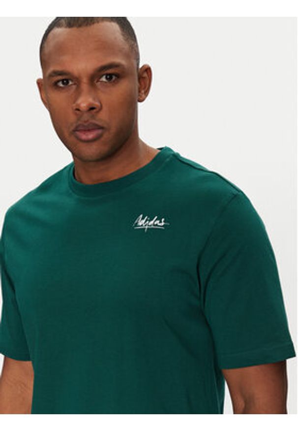 Adidas - adidas T-Shirt Lounge Still Life Bowl Graphic JJ3961 Zielony Regular Fit. Kolor: zielony. Materiał: bawełna