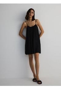 Reserved - Sukienka z wiskozą i lnem - czarny. Kolor: czarny. Materiał: len, wiskoza