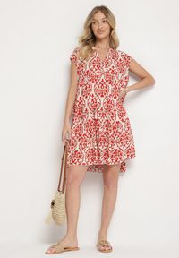 Born2be - Czerwona Bawełniane Sukienka o Rozkloszowanym Kroju Ozdobiona Falbanką Linola. Okazja: na co dzień. Kolor: czerwony. Materiał: bawełna. Wzór: aplikacja. Sezon: lato. Styl: casual, elegancki #6