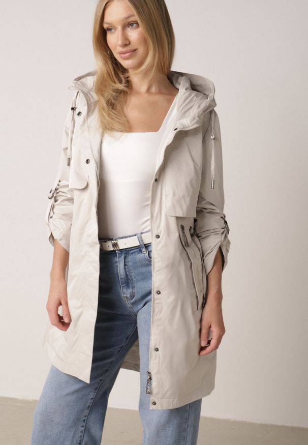 Born2be - Beżowa Przejściowa Kurtka Parka z Kapturem i Podwijanymi Rękawami Tinarose. Okazja: na spacer, na co dzień. Typ kołnierza: kaptur. Kolor: beżowy. Materiał: jeans, dresówka. Styl: casual