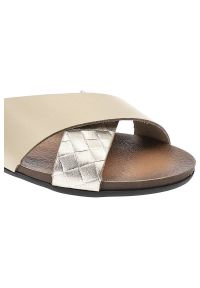 Beżowe Sandały Lemar Modne Buty Na Lato. Zapięcie: rzepy. Kolor: beżowy. Materiał: skóra. Wzór: aplikacja. Sezon: lato. Obcas: na obcasie. Styl: klasyczny, elegancki. Wysokość obcasa: niski #5