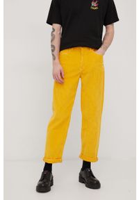 Levi's® - Levi's spodnie sztruksowe x SIMPSON męskie. Okazja: na spotkanie biznesowe. Kolor: żółty. Materiał: sztruks. Styl: biznesowy