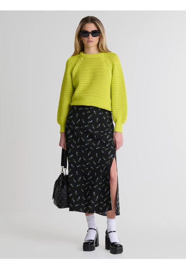 Big-Star - Sweter damski o ażurowym splocie limonkowy Funia 300. Kolor: zielony. Materiał: jeans. Długość rękawa: raglanowy rękaw. Wzór: ażurowy, ze splotem. Styl: klasyczny, elegancki