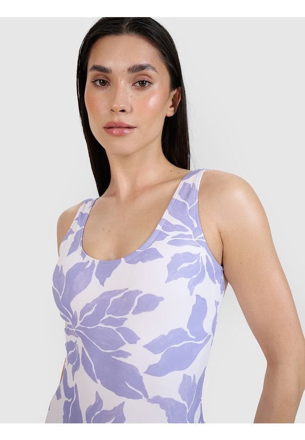4f - 4F Kostium kąpielowy jednoczęściowy damski - fioletowy L. Kolor: fioletowy. Materiał: włókno, syntetyk, materiał, elastan. Wzór: kwiaty
