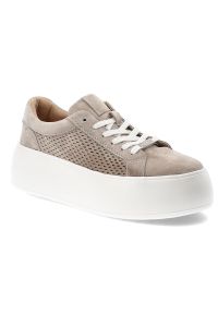 Sneakersy damskie Filippo, cholewka ze skóry naturalnej zamszowej perforowane wstawki po bokach wiązany fason, beżowe, DP7520/26. Okazja: na co dzień. Zapięcie: sznurówki. Kolor: beżowy. Materiał: skóra, zamsz. Szerokość cholewki: normalna. Obcas: na platformie. Styl: elegancki, casual #1