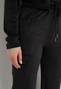 Born2be - Czarny Welurowy Komplet Dresowy Bluza z Kapturem i Szerokie Spodnie Anirle. Kolor: czarny. Materiał: dresówka, welur #7