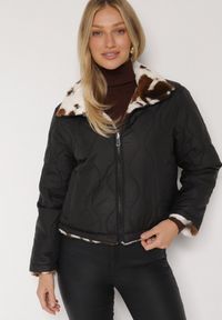 Born2be - Czarna Dwustronna Pikowana Kurtka z Futerkiem w Łaty Meviatella. Okazja: na co dzień. Kolor: czarny. Materiał: futro. Styl: klasyczny, casual #1