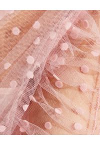 SELF PORTRAIT - Różowa sukienka mini w kropki. Kolor: różowy, wielokolorowy, fioletowy. Materiał: tkanina. Wzór: kropki. Typ sukienki: dopasowane, rozkloszowane. Długość: mini #2