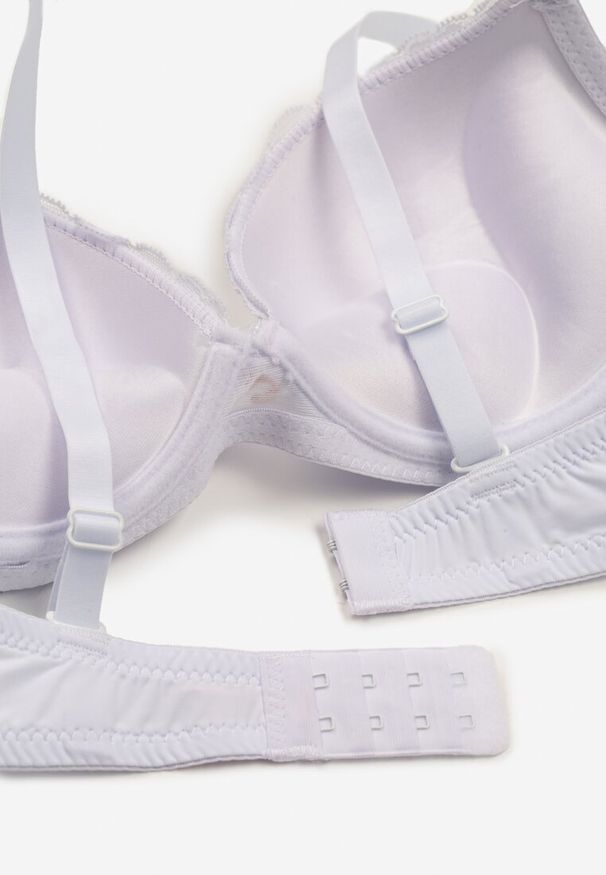 Born2be - Biały Koronkowy Biustonosz Push-Up na Regulowanych Ramiączkach Yloena. Kolor: biały. Materiał: koronka. Rodzaj stanika: push-up