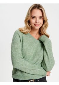Sinsay - Sweter z miękkiej dzianiny - zielony. Kolor: zielony. Materiał: dzianina #1