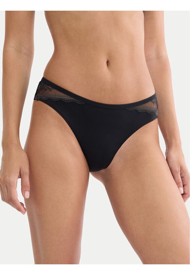 Triumph Figi brazylijskie Comfort Allure 10226445 Czarny. Kolor: czarny. Materiał: syntetyk