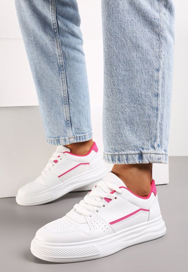 Renee - Biało-Fuksjowe Sznurowane Sneakersy Ozdobione Perforacją i Przeszyciami Eglia. Kolor: biały. Wzór: aplikacja