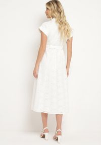 Born2be - Biała Bawełniana Ażurowa Sukienka na Guziki o Koszulowym Kroju Wiązana Paskiem Grosofia. Okazja: na co dzień. Kolor: biały. Materiał: bawełna. Wzór: ażurowy. Sezon: lato. Typ sukienki: koszulowe. Styl: klasyczny, casual, elegancki #5