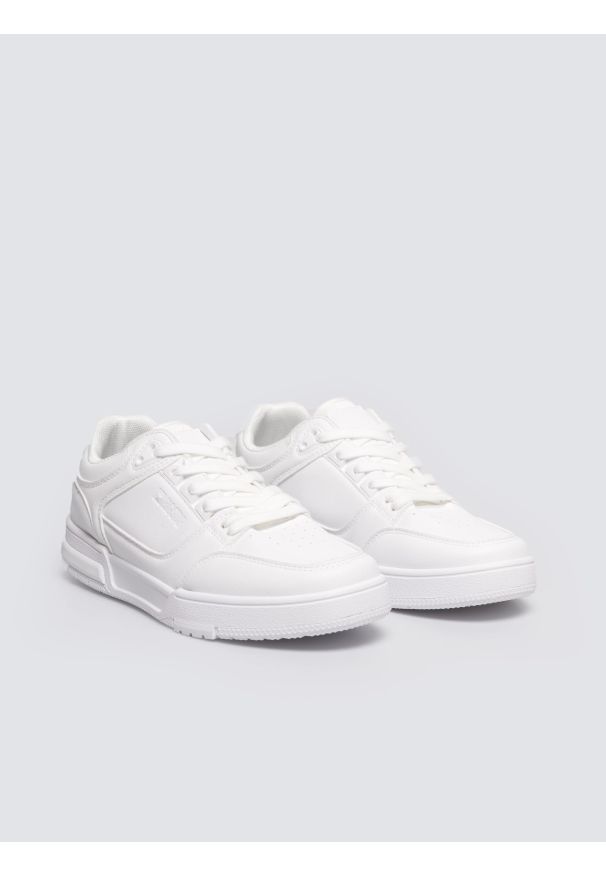 Big-Star - Sneakersy damskie ze skóry ekologicznej białe OO274A549 101. Okazja: na co dzień. Nosek buta: okrągły. Kolor: biały. Materiał: skóra ekologiczna