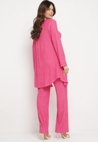 Born2be - Różowy Komplet z Prążkowanego Materiału Koszula Top i Szerokie Spodnie Ratels. Kolor: różowy. Materiał: materiał, prążkowany #3
