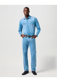 Wrangler - MESKA KOSZULA JEANSOWA WRANGLER WESTERN SHIRT MID LIGHT WASH 112362744. Materiał: jeans. Wzór: ze splotem. Styl: elegancki, klasyczny, wizytowy #5