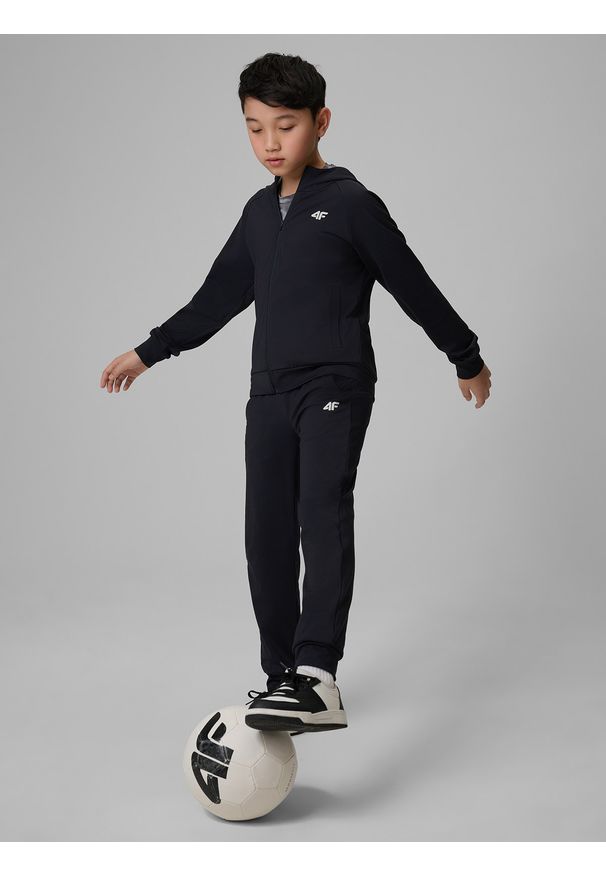 4f - 4F Bluza sportowa regular z kapturem chłopięca - czarna 122/128 (6-8 lat). Okazja: na co dzień. Typ kołnierza: kaptur. Kolor: czarny. Sezon: lato. Styl: sportowy