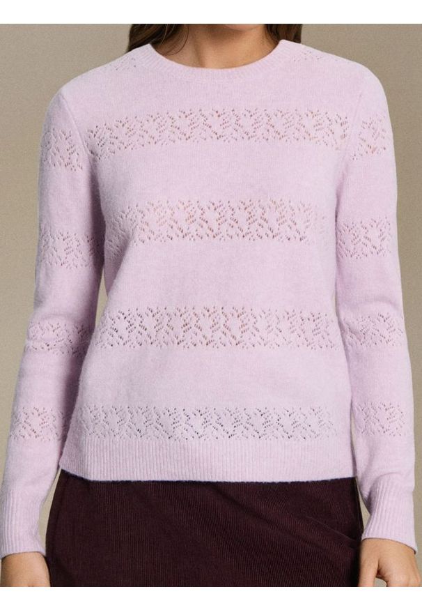 Sinsay - Ażurowy sweter z domieszką wełny - fioletowy. Kolor: fioletowy. Materiał: wełna. Wzór: ażurowy
