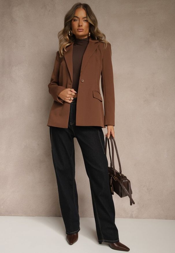 Renee - Brązowa Marynarka VICES o Taliowanym Kroju z Podkreślonymi Ramionami Arivita. Kolor: brązowy. Materiał: jeans. Styl: klasyczny, elegancki