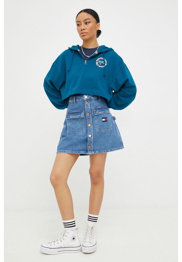 Tommy Jeans spódnica jeansowa mini prosta. Okazja: na co dzień. Stan: podwyższony. Kolor: niebieski. Materiał: włókno, denim, materiał. Styl: casual