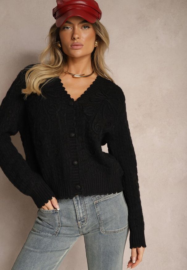 Renee - Czarny Kardigan w Stylu Oversize z Guzikami i Ozdobnymi Tłoczeniami Palabia. Kolor: czarny. Sezon: zima