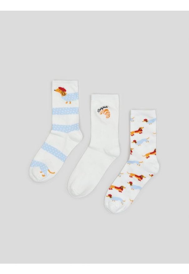 Sinsay - Skarpetki 3 pack - kremowy. Kolor: kremowy. Materiał: materiał, bawełna, włókno. Wzór: nadruk