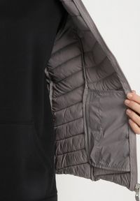 Born2be - Szara Pikowana Kurtka Przejściowa z Kapturem Suritta. Okazja: na co dzień. Typ kołnierza: kaptur. Kolor: szary. Materiał: jeans. Styl: klasyczny, casual, sportowy #4