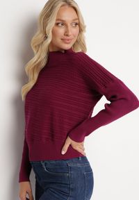 Born2be - Bordowy Sweter z Wełną o Asymetrycznym Fasonie z Tłoczeniem Sarositte. Kolor: czerwony. Materiał: wełna #3