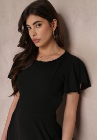 Renee - Czarna Elegancka Sukienka z Krótkim Rękawem i Rozkloszowanym Dołem Mimisa. Kolor: czarny. Długość rękawa: krótki rękaw. Styl: elegancki. Długość: midi #3