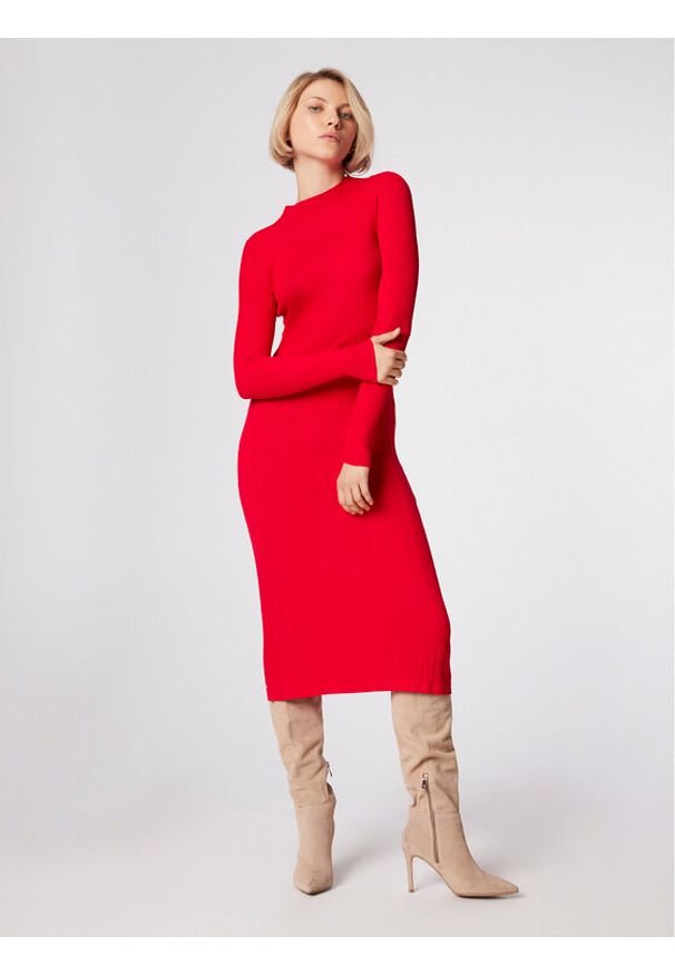 Sukienka dzianinowa Simple. Kolor: czerwony. Materiał: dzianina, syntetyk