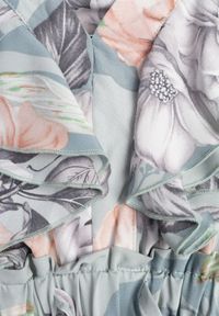 Renee - Miętowa Rozkloszowana Sukienka w Kwiatowy Wzór z Falbanami i Wiązaniem Kerna. Typ kołnierza: kołnierz z falbankami. Kolor: miętowy. Materiał: materiał. Długość rękawa: bez rękawów. Wzór: kwiaty. Długość: maxi #6